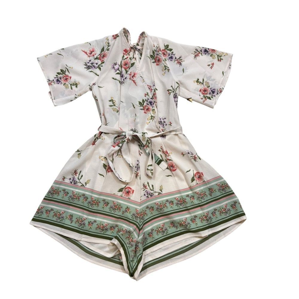 Brand new with Tags Trixxi Brand White and Floral Belted Romper Size Medium